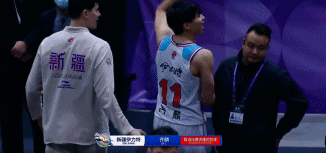 🎤刘炜：第四节北控至少20次倒地，回去我也跟队员强调去倒地